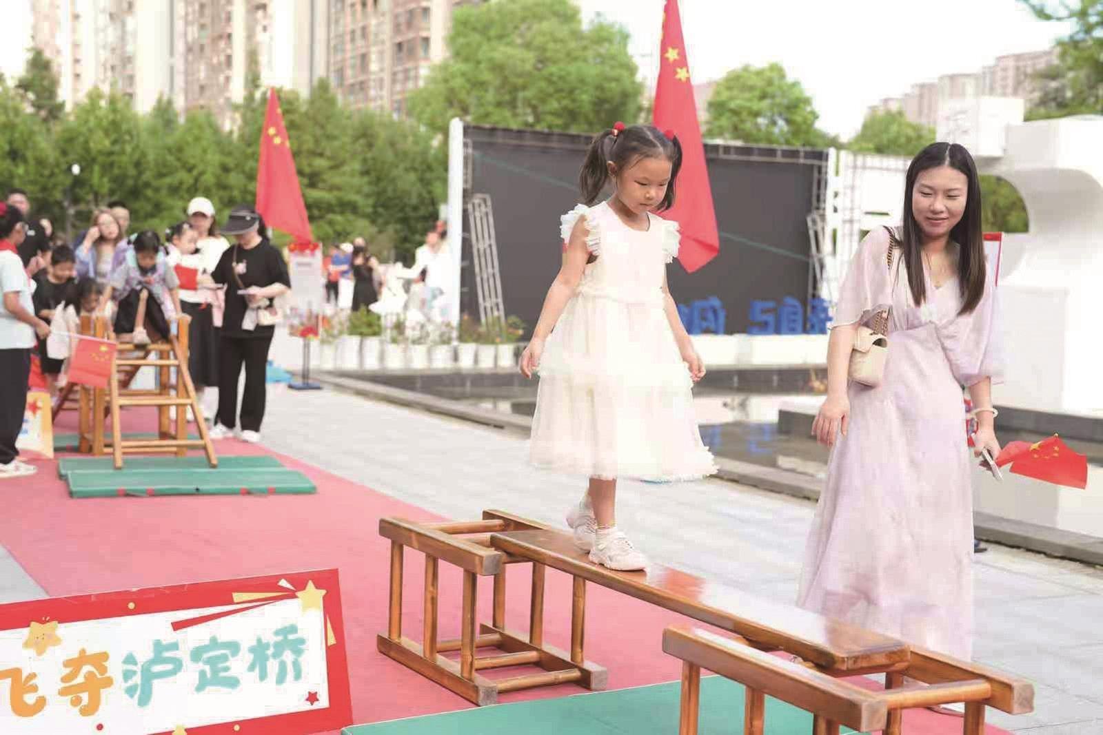 開(kāi)學(xué)季校園 “花式”迎新